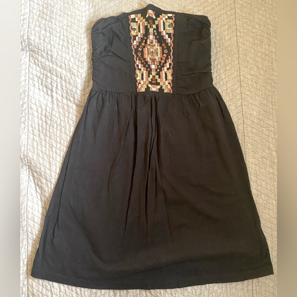 Black Strapless Dress with Embroidery